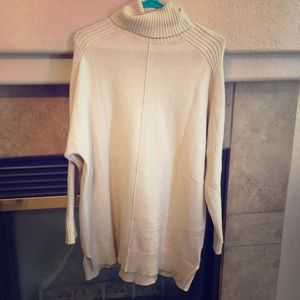 Long comfy beige sweater! EUC